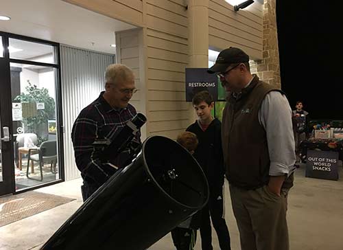 Warren explains how his telescope works