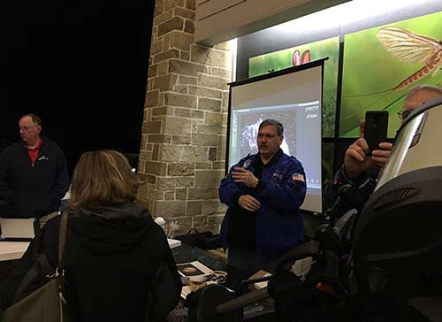 Tom answers visitor's questions